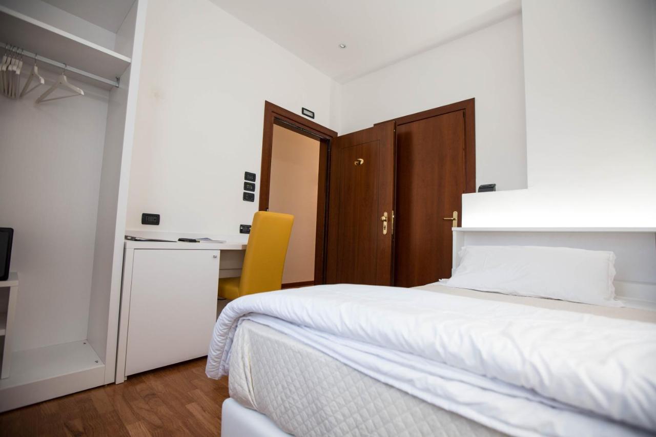 Hotel Palazzo Bello - Nuova Gestione Recanati Buitenkant foto