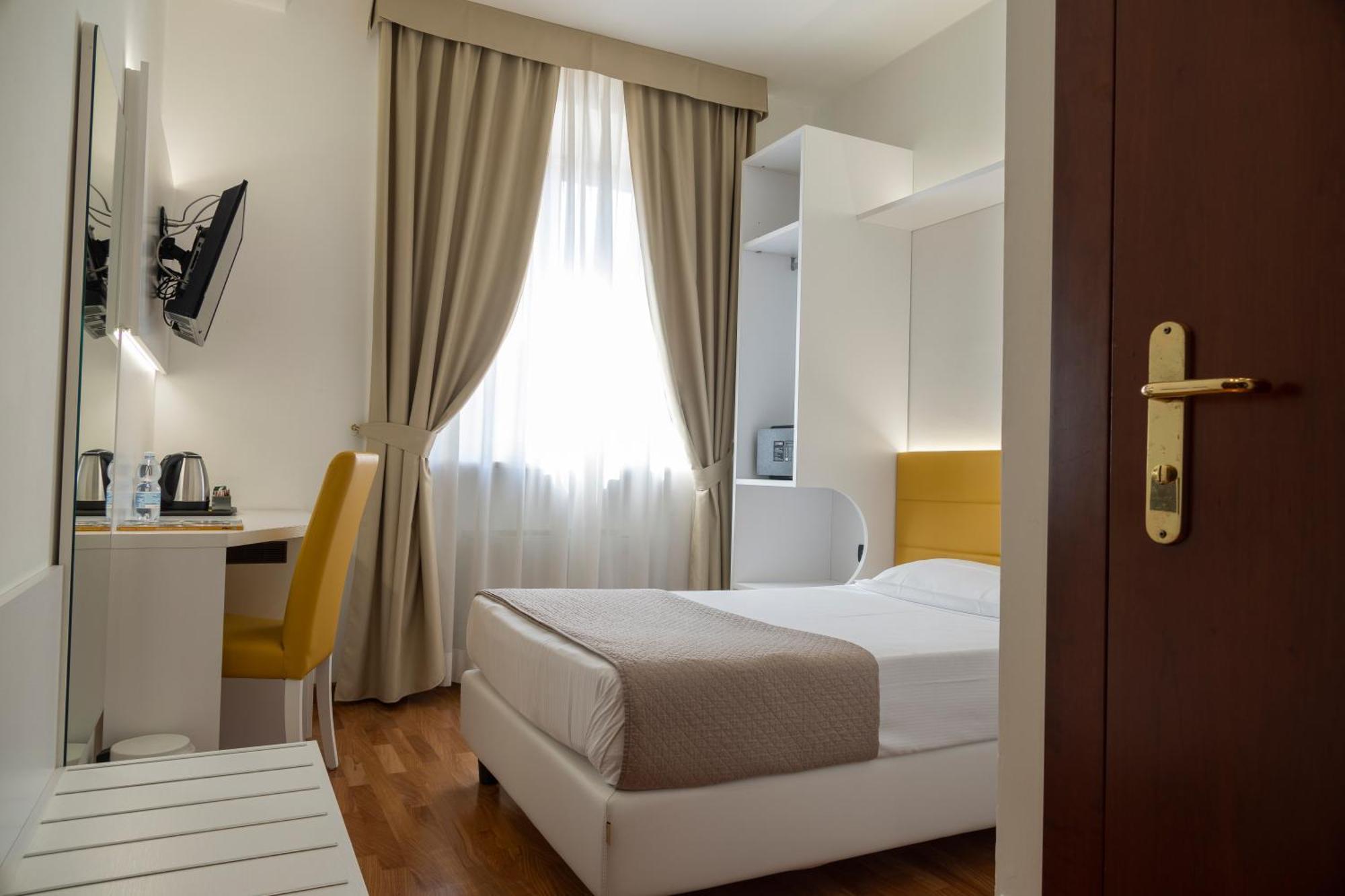 Hotel Palazzo Bello - Nuova Gestione Recanati Buitenkant foto